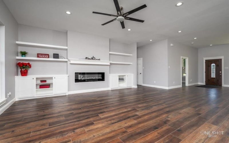 802 Waters Edge Drive, Abilene, TX 79602, 4 Habitaciones Habitaciones , ,3 BañosBaños,Residential,En Venta,802 Waters Edge Drive,20732626