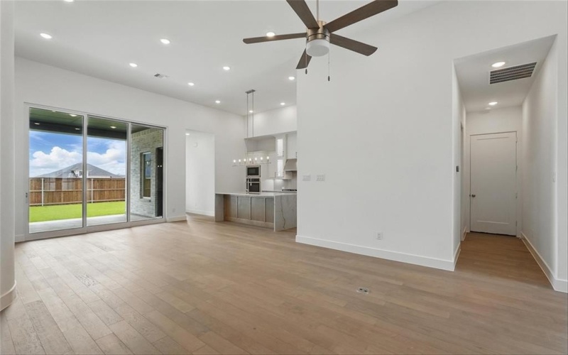 823 Shady Oaks Drive, Rockwall, TX 75087, 4 Bedrooms Bedrooms, ,3 BathroomsBathrooms,Residential,For Sale,823 Shady Oaks Drive,20785990