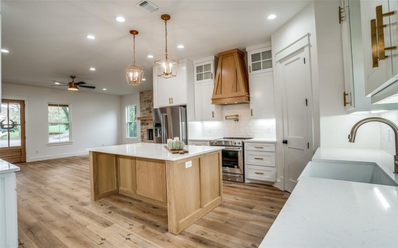 122 Rachel Road, Weatherford, TX 76086, 4 Bedrooms Bedrooms, ,2 BathroomsBathrooms,Residential,For Sale,122 Rachel Road,20786230