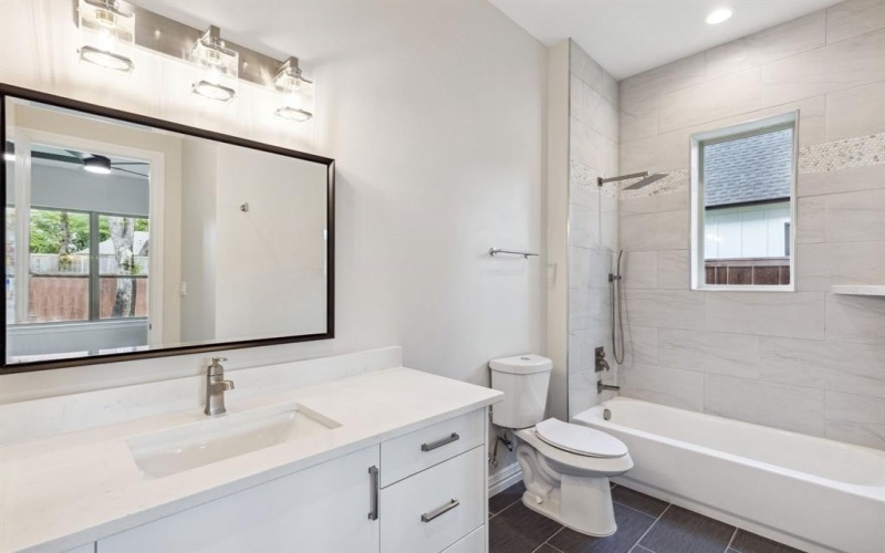 109 S Moore Road, Coppell, TX 75019, 5 Habitaciones Habitaciones , ,5 BañosBaños,Residential,En Venta,109 S Moore Road,20674080