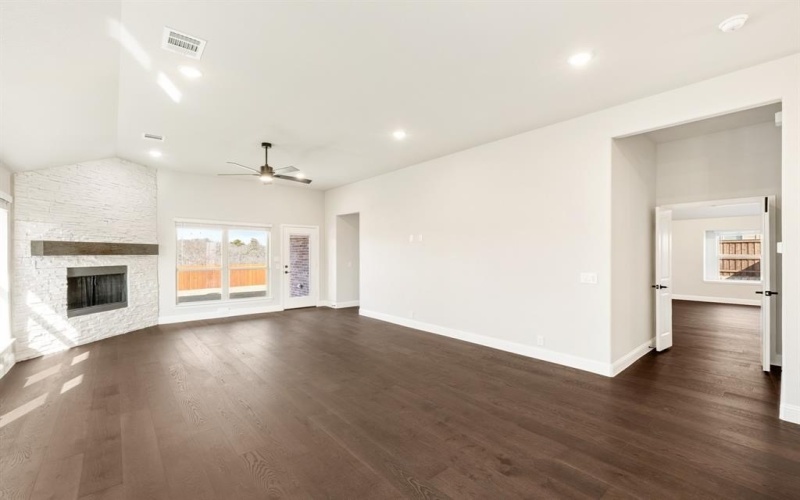 5417 Rutherford Drive, Midlothian, TX 76065, 4 Habitaciones Habitaciones , ,3 BañosBaños,Residential,En Venta,5417 Rutherford Drive,20746518