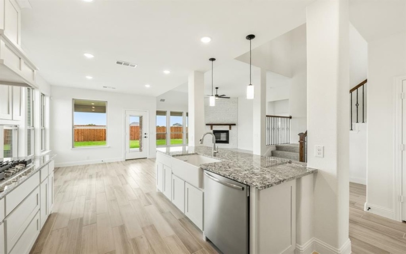 925 Cannes Drive, Red Oak, TX 75154, 4 Habitaciones Habitaciones , ,3 BañosBaños,Residential,En Venta,925 Cannes Drive,20818879