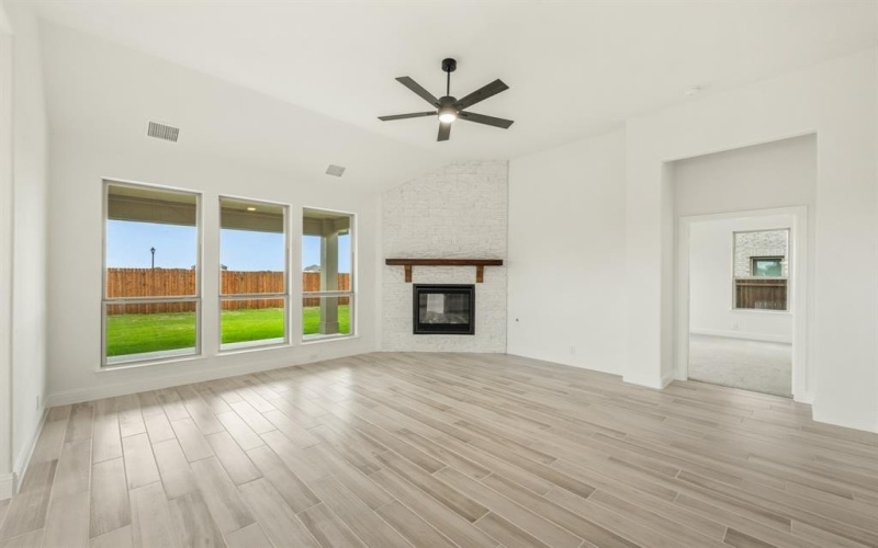 925 Cannes Drive, Red Oak, TX 75154, 4 Habitaciones Habitaciones , ,3 BañosBaños,Residential,En Venta,925 Cannes Drive,20818879