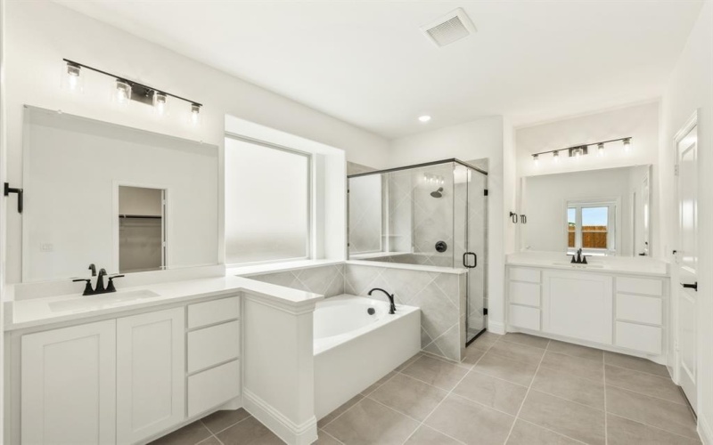 925 Cannes Drive, Red Oak, TX 75154, 4 Habitaciones Habitaciones , ,3 BañosBaños,Residential,En Venta,925 Cannes Drive,20818879
