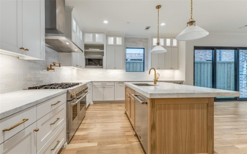 4403 EMERSON Avenue, University Park, TX 75205, 6 Bedrooms Bedrooms, ,6 BathroomsBathrooms,Residential,For Sale,4403 EMERSON Avenue,20880508