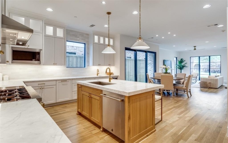 4403 EMERSON Avenue, University Park, TX 75205, 6 Bedrooms Bedrooms, ,6 BathroomsBathrooms,Residential,For Sale,4403 EMERSON Avenue,20880508