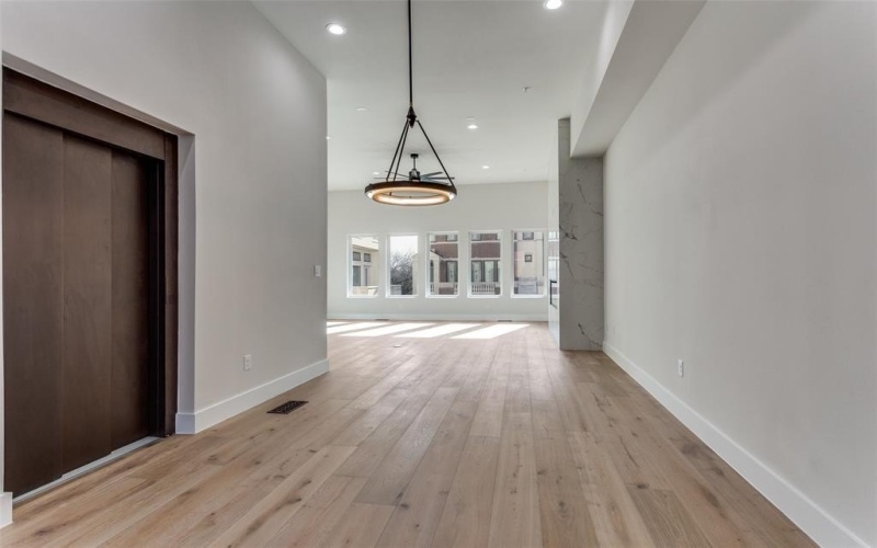 235 E Nash Street #113, Grapevine, TX 76051, 3 Bedrooms Bedrooms, ,3 BathroomsBathrooms,Residential,For Sale,235 E Nash Street,20876366