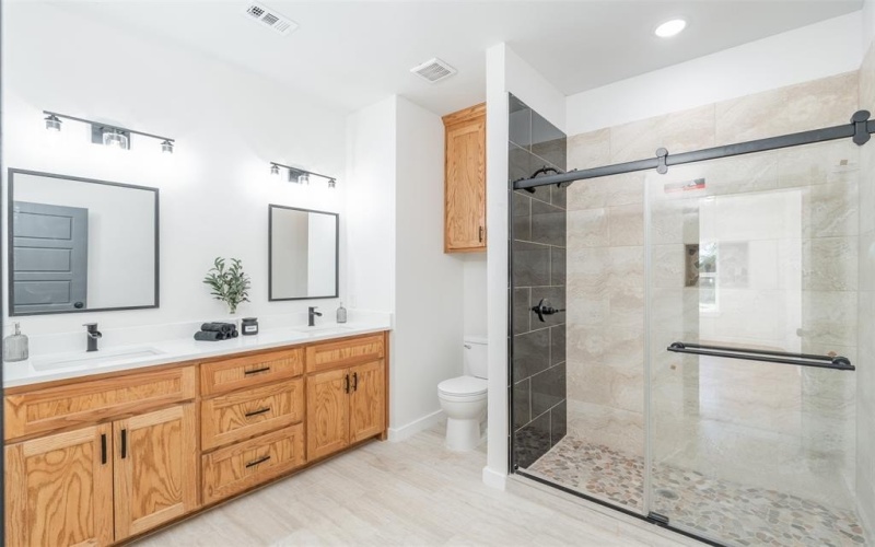 4824 Fitzhugh Avenue, Fort Worth, TX 76105, 3 Bedrooms Bedrooms, ,2 BathroomsBathrooms,Residential,For Sale,4824 Fitzhugh Avenue,20880882