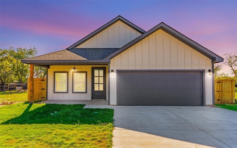 4824 Fitzhugh Avenue, Fort Worth, TX 76105, 3 Bedrooms Bedrooms, ,2 BathroomsBathrooms,Residential,For Sale,4824 Fitzhugh Avenue,20880882
