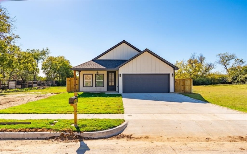 4824 Fitzhugh Avenue, Fort Worth, TX 76105, 3 Bedrooms Bedrooms, ,2 BathroomsBathrooms,Residential,For Sale,4824 Fitzhugh Avenue,20880882