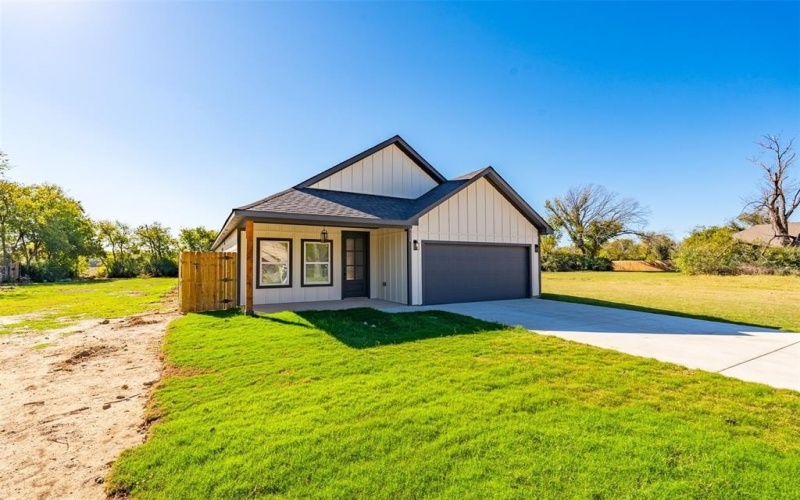 4824 Fitzhugh Avenue, Fort Worth, TX 76105, 3 Bedrooms Bedrooms, ,2 BathroomsBathrooms,Residential,For Sale,4824 Fitzhugh Avenue,20880882