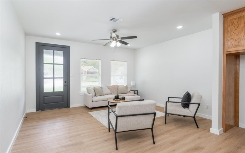 4824 Fitzhugh Avenue, Fort Worth, TX 76105, 3 Bedrooms Bedrooms, ,2 BathroomsBathrooms,Residential,For Sale,4824 Fitzhugh Avenue,20880882