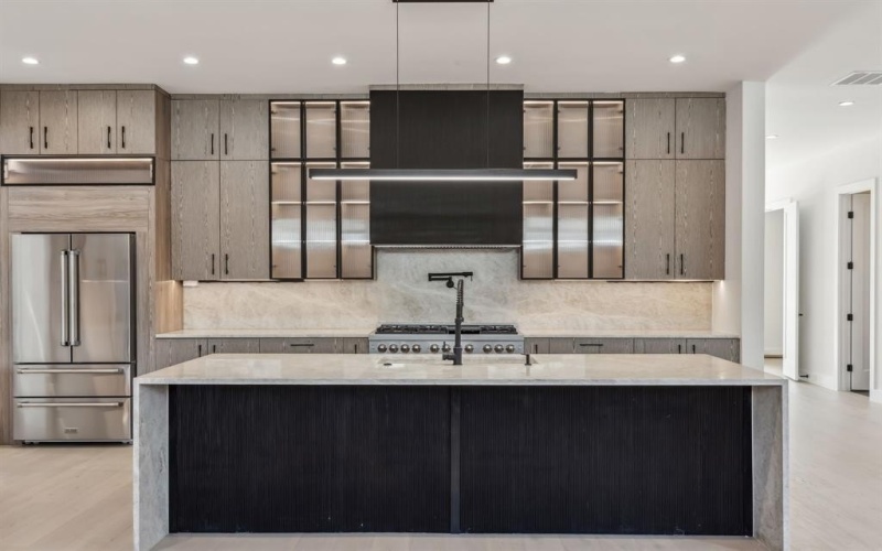 1922 California Drive, Dallas, TX 75204, 4 Bedrooms Bedrooms, ,5 BathroomsBathrooms,Residential,For Sale,1922 California Drive,20850793