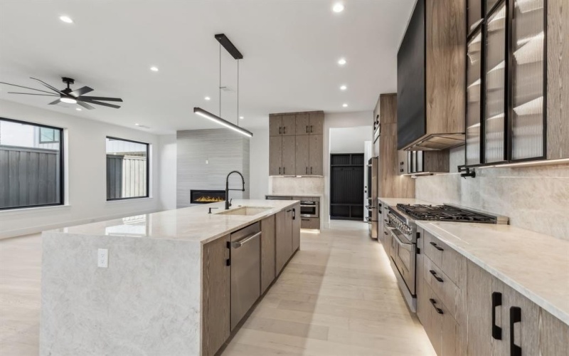1922 California Drive, Dallas, TX 75204, 4 Bedrooms Bedrooms, ,5 BathroomsBathrooms,Residential,For Sale,1922 California Drive,20850793