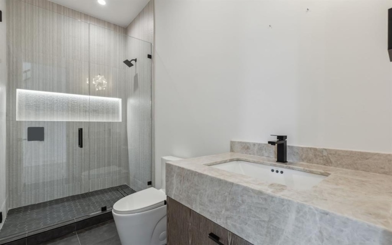 1922 California Drive, Dallas, TX 75204, 4 Bedrooms Bedrooms, ,5 BathroomsBathrooms,Residential,For Sale,1922 California Drive,20850793