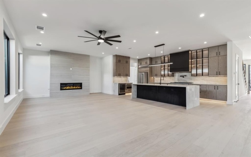 1922 California Drive, Dallas, TX 75204, 4 Bedrooms Bedrooms, ,5 BathroomsBathrooms,Residential,For Sale,1922 California Drive,20850793