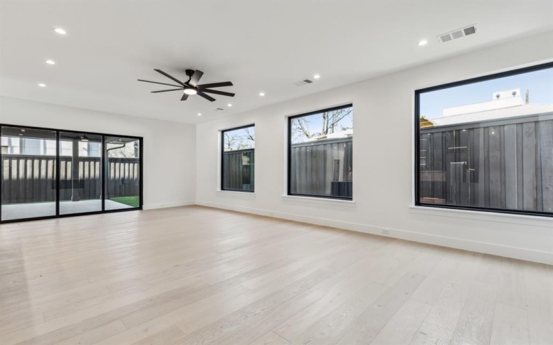 1922 California Drive, Dallas, TX 75204, 4 Bedrooms Bedrooms, ,5 BathroomsBathrooms,Residential,For Sale,1922 California Drive,20850793