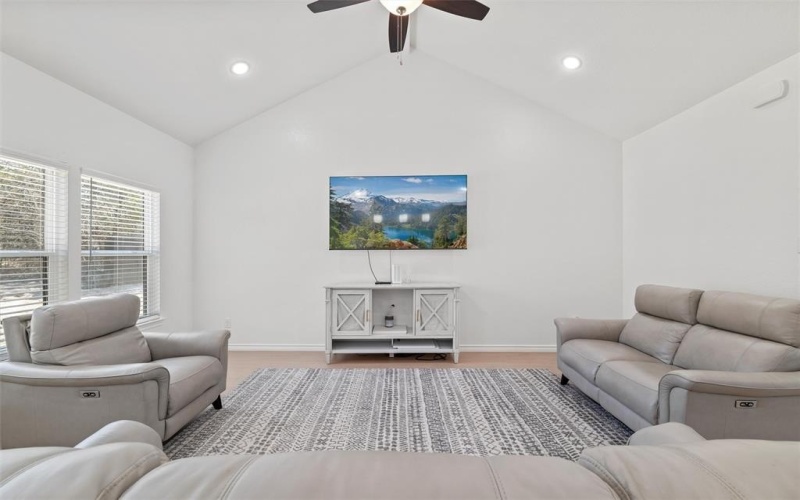 298 Greanead Road, Forestburg, TX 76239, 4 Bedrooms Bedrooms, ,2 BathroomsBathrooms,Residential,For Sale,298 Greanead Road,20858683