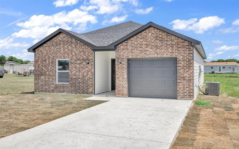 510 Don Lane, Itasca, TX 76055, 3 Bedrooms Bedrooms, ,2 BathroomsBathrooms,Residential,For Sale,510 Don Lane,20830310