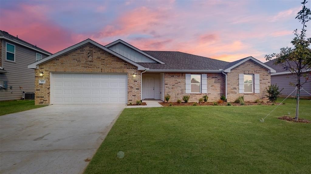 103 Annabelle Street, Cleburne, TX 76031, 3 Bedrooms Bedrooms, ,2 BathroomsBathrooms,Residential,For Sale,103 Annabelle Street,20821360