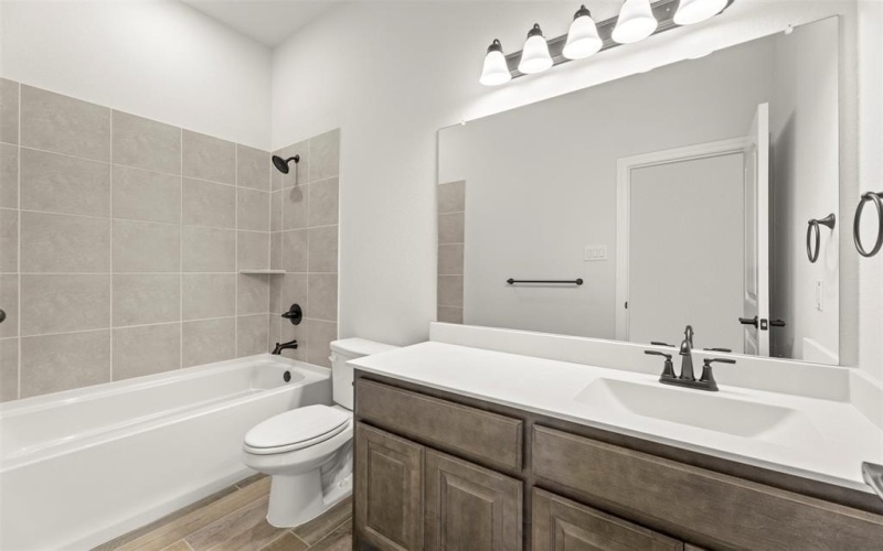 909 Meadow View Drive, Cleburne, TX 76033, 3 Bedrooms Bedrooms, ,2 BathroomsBathrooms,Residential,For Sale,909 Meadow View Drive,20827618
