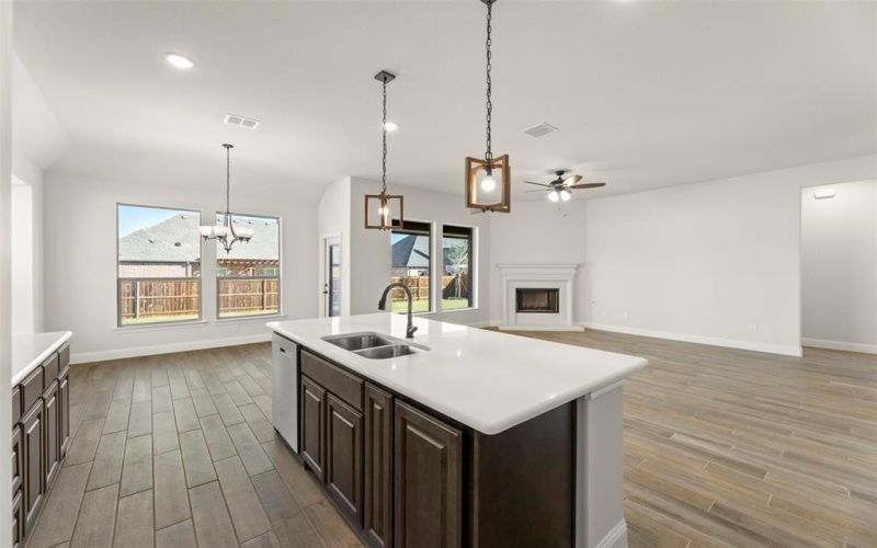 909 Meadow View Drive, Cleburne, TX 76033, 3 Bedrooms Bedrooms, ,2 BathroomsBathrooms,Residential,For Sale,909 Meadow View Drive,20827618