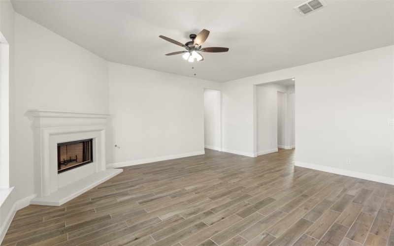 909 Meadow View Drive, Cleburne, TX 76033, 3 Bedrooms Bedrooms, ,2 BathroomsBathrooms,Residential,For Sale,909 Meadow View Drive,20827618