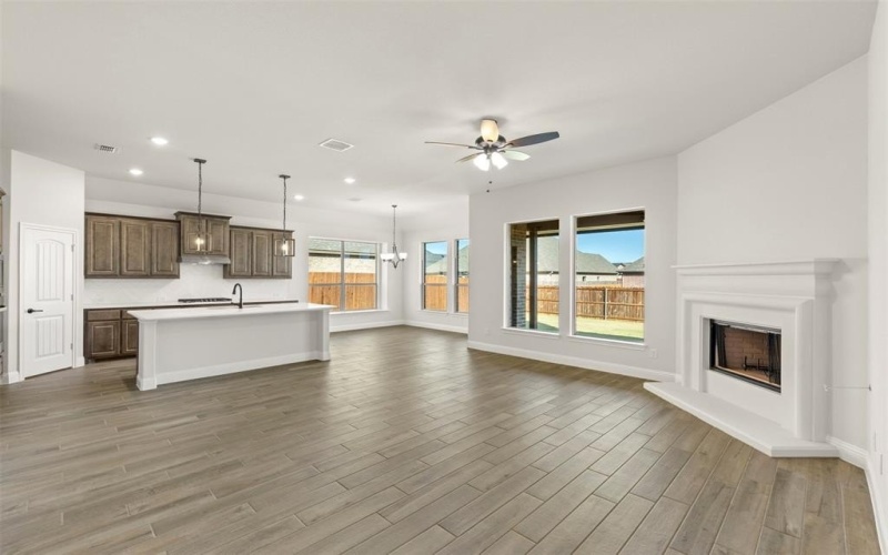 909 Meadow View Drive, Cleburne, TX 76033, 3 Bedrooms Bedrooms, ,2 BathroomsBathrooms,Residential,For Sale,909 Meadow View Drive,20827618