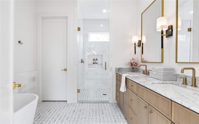 2414 Grigsby Avenue, Dallas, TX 75204, 4 Bedrooms Bedrooms, ,3 BathroomsBathrooms,Residential,For Sale,2414 Grigsby Avenue,20837343