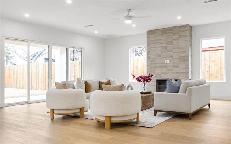 2414 Grigsby Avenue, Dallas, TX 75204, 4 Bedrooms Bedrooms, ,3 BathroomsBathrooms,Residential,For Sale,2414 Grigsby Avenue,20837343