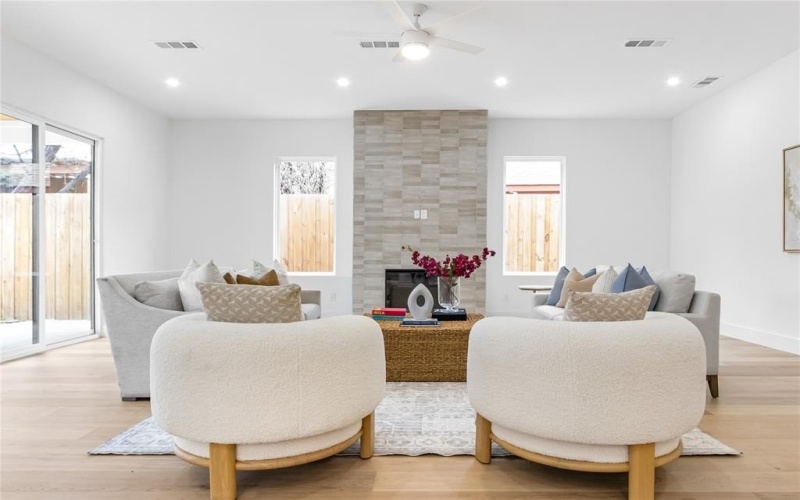 2414 Grigsby Avenue, Dallas, TX 75204, 4 Bedrooms Bedrooms, ,3 BathroomsBathrooms,Residential,For Sale,2414 Grigsby Avenue,20837343