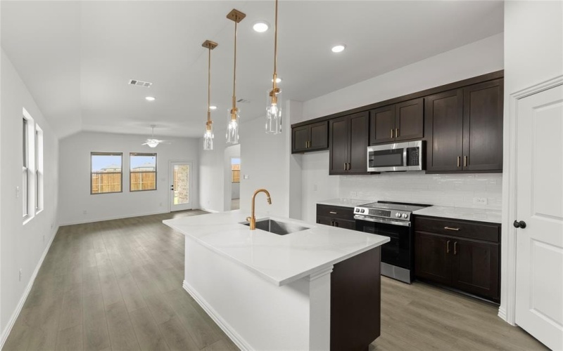 416 Waterhouse Lake Drive, Anna, TX 75409, 3 Habitaciones Habitaciones , ,2 BañosBaños,Residential,En Venta,416 Waterhouse Lake Drive,20879964