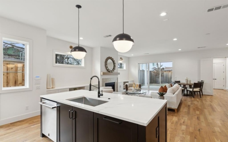 4601 Hopkins Avenue, Dallas, TX 75209, 3 Habitaciones Habitaciones , ,2 BañosBaños,Residential,En Venta,4601 Hopkins Avenue,20818629