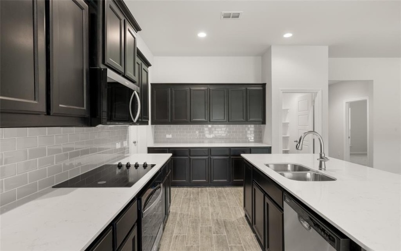 2608 Streamside Drive, Burleson, TX 76028, 4 Habitaciones Habitaciones , ,2 BañosBaños,Residential,En Venta,2608 Streamside Drive,20887755