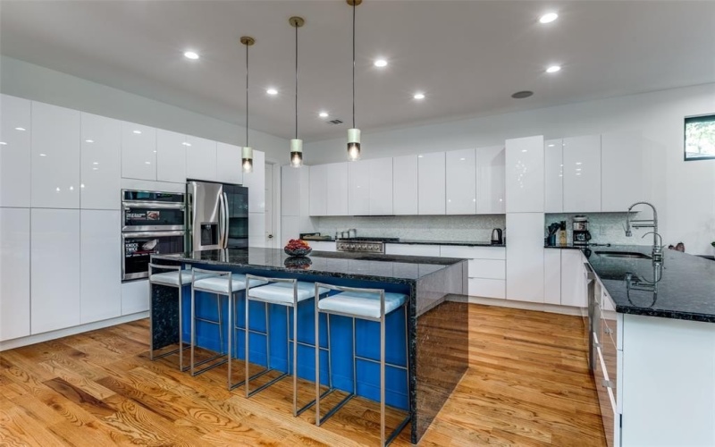 8803 Eustis Avenue, Dallas, TX 75218, 4 Bedrooms Bedrooms, ,5 BathroomsBathrooms,Residential,For Sale,8803 Eustis Avenue,20896276