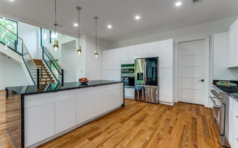 8803 Eustis Avenue, Dallas, TX 75218, 4 Bedrooms Bedrooms, ,5 BathroomsBathrooms,Residential,For Sale,8803 Eustis Avenue,20896276