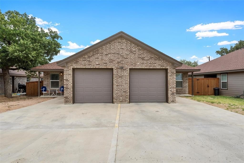 107 Petsick Lane #A & B, Gatesville, TX 76528, ,Residential Multi Family,En Venta,107 Petsick Lane,20906717