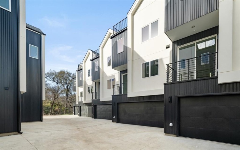 4811 Denton Drive #105, Dallas, TX 75235, 3 Bedrooms Bedrooms, ,3 BathroomsBathrooms,Residential,For Sale,4811 Denton Drive,20908903