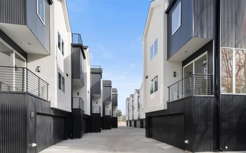 4811 Denton Drive #105, Dallas, TX 75235, 3 Bedrooms Bedrooms, ,3 BathroomsBathrooms,Residential,For Sale,4811 Denton Drive,20908903