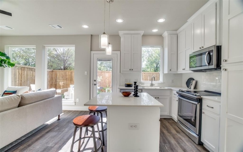 2116 Shea Road #202, Dallas, TX 75235, 2 Bedrooms Bedrooms, ,2 BathroomsBathrooms,Residential Lease,For Rent,2116 Shea Road,20909349