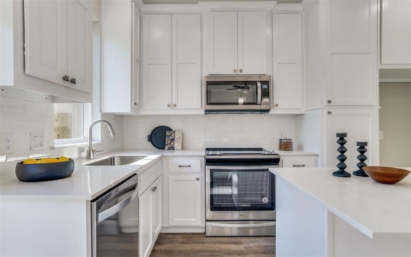 2116 Shea Road #202, Dallas, TX 75235, 2 Bedrooms Bedrooms, ,2 BathroomsBathrooms,Residential Lease,For Rent,2116 Shea Road,20909349