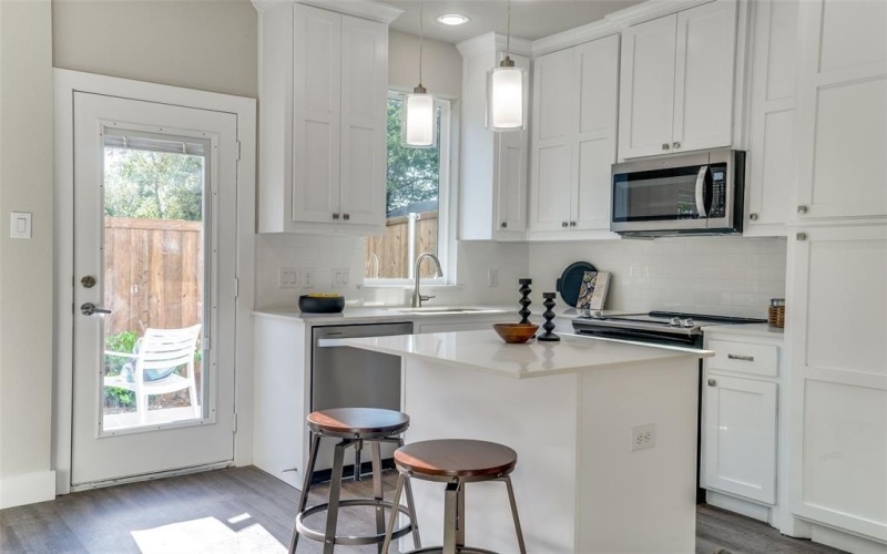 2116 Shea Road #202, Dallas, TX 75235, 2 Bedrooms Bedrooms, ,2 BathroomsBathrooms,Residential Lease,For Rent,2116 Shea Road,20909349