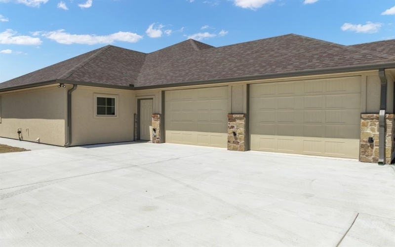 945 Galaxy Road, Woodway, TX 76712, 4 Bedrooms Bedrooms, ,3 BathroomsBathrooms,Residential,For Sale,945 Galaxy Road,20912440