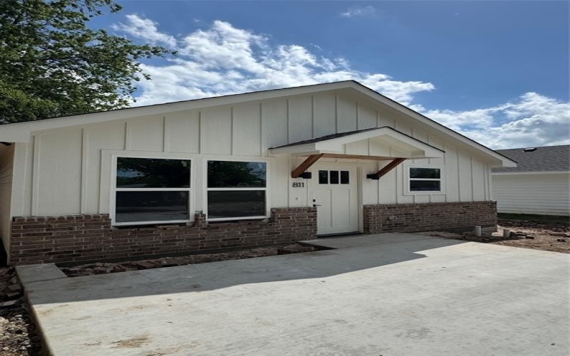 811 SW 16th ST, Mineral Wells, TX 76067, 3 Bedrooms Bedrooms, ,2 BathroomsBathrooms,Residential,For Sale,811 SW 16th ST,20913675