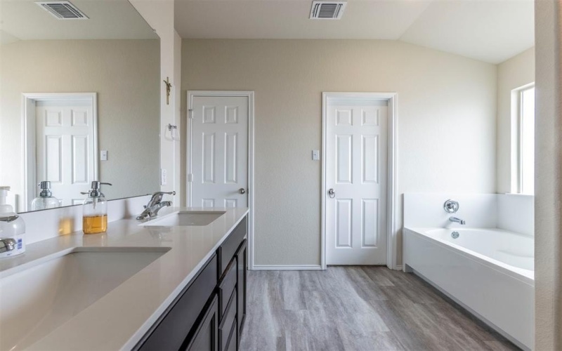 2904 Beutel Road, Waco, TX 76655, 5 Habitaciones Habitaciones , ,3 BañosBaños,Residential,En Venta,2904 Beutel Road,20921948
