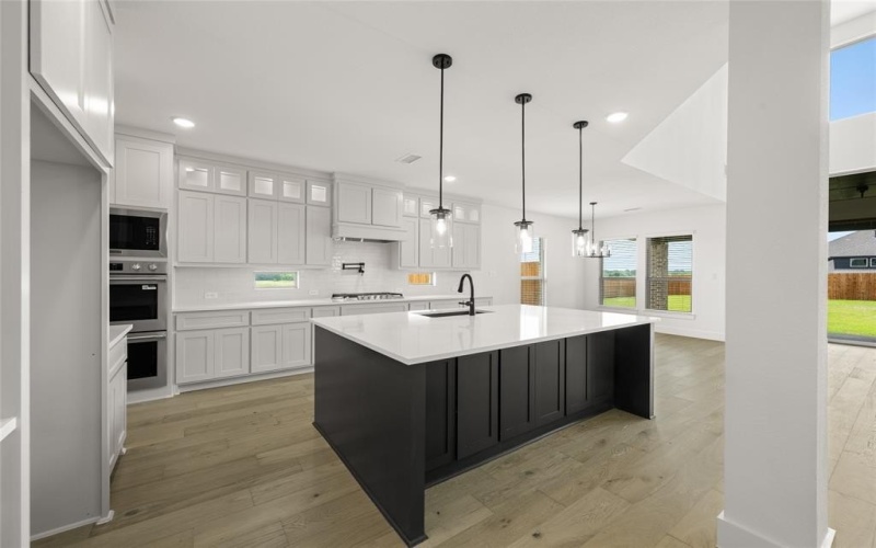 301 E Cheyenne Mountain Corner, Ovilla, TX 75154, 5 Habitaciones Habitaciones , ,3 BañosBaños,Residential,En Venta,301 E Cheyenne Mountain Corner,20911154