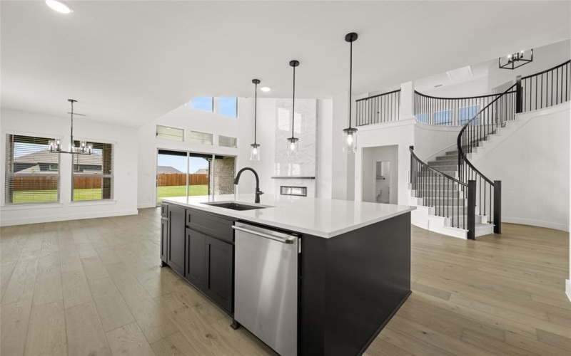 301 E Cheyenne Mountain Corner, Ovilla, TX 75154, 5 Habitaciones Habitaciones , ,3 BañosBaños,Residential,En Venta,301 E Cheyenne Mountain Corner,20911154