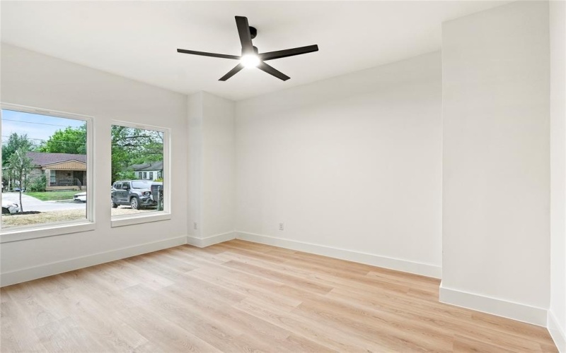 2515 Southland Street, Dallas, TX 75215, 4 Bedrooms Bedrooms, ,2 BathroomsBathrooms,Residential,For Sale,2515 Southland Street,20909650