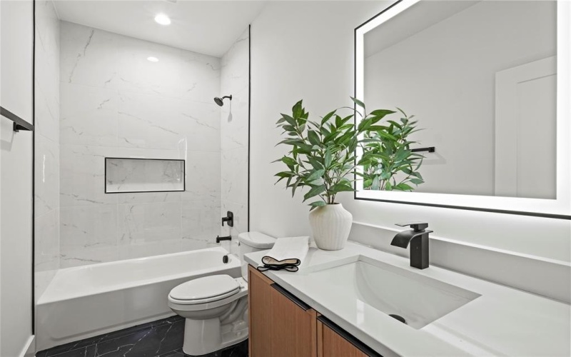 2515 Southland Street, Dallas, TX 75215, 4 Bedrooms Bedrooms, ,2 BathroomsBathrooms,Residential,For Sale,2515 Southland Street,20909650