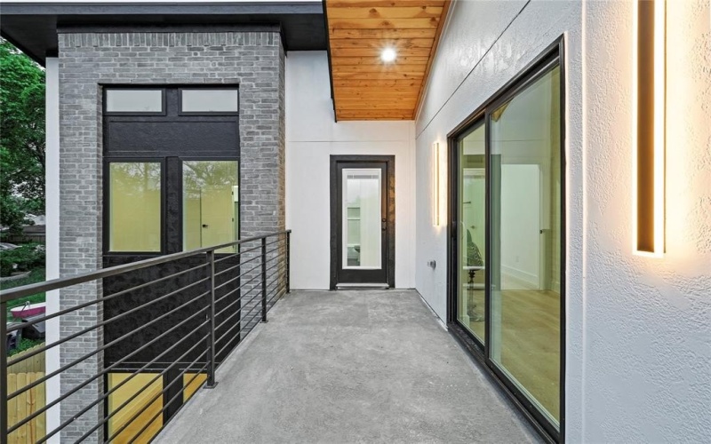 2515 Southland Street, Dallas, TX 75215, 4 Bedrooms Bedrooms, ,2 BathroomsBathrooms,Residential,For Sale,2515 Southland Street,20909650